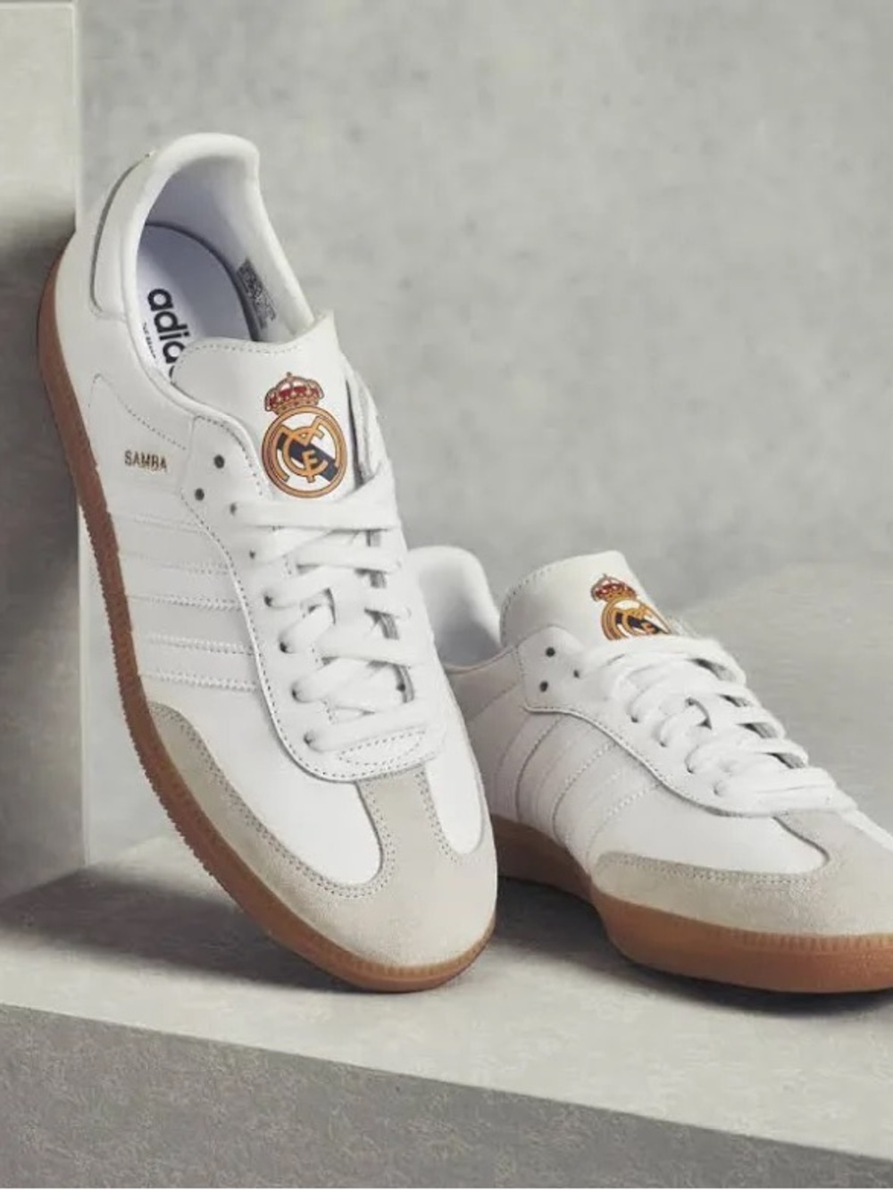 adidas White and Gum Samba Trainers with Gold Crest